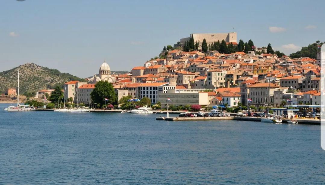 Lucia Appartement Šibenik Buitenkant foto