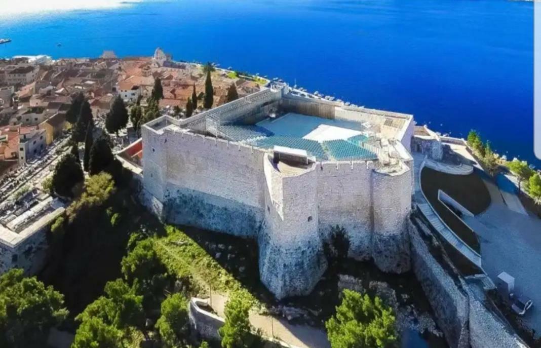 Lucia Appartement Šibenik Buitenkant foto